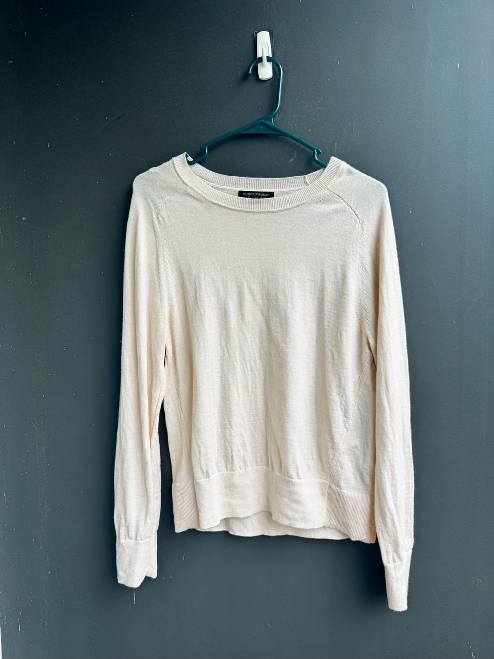 Banana Republic 100% Merino Wool cream sweater